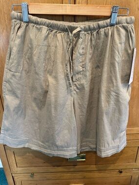 Athleta Beige Drawstring Waist Casual Shorts